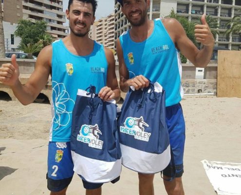Hernan Tovar y Herrera agradeciendo la water sport pools por su colaboración en su temporada