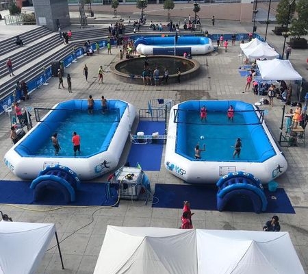 Imagen del montaje de tres piscinas deportivas profesionales en el I torneo watervolley spain de Fuenlabrada